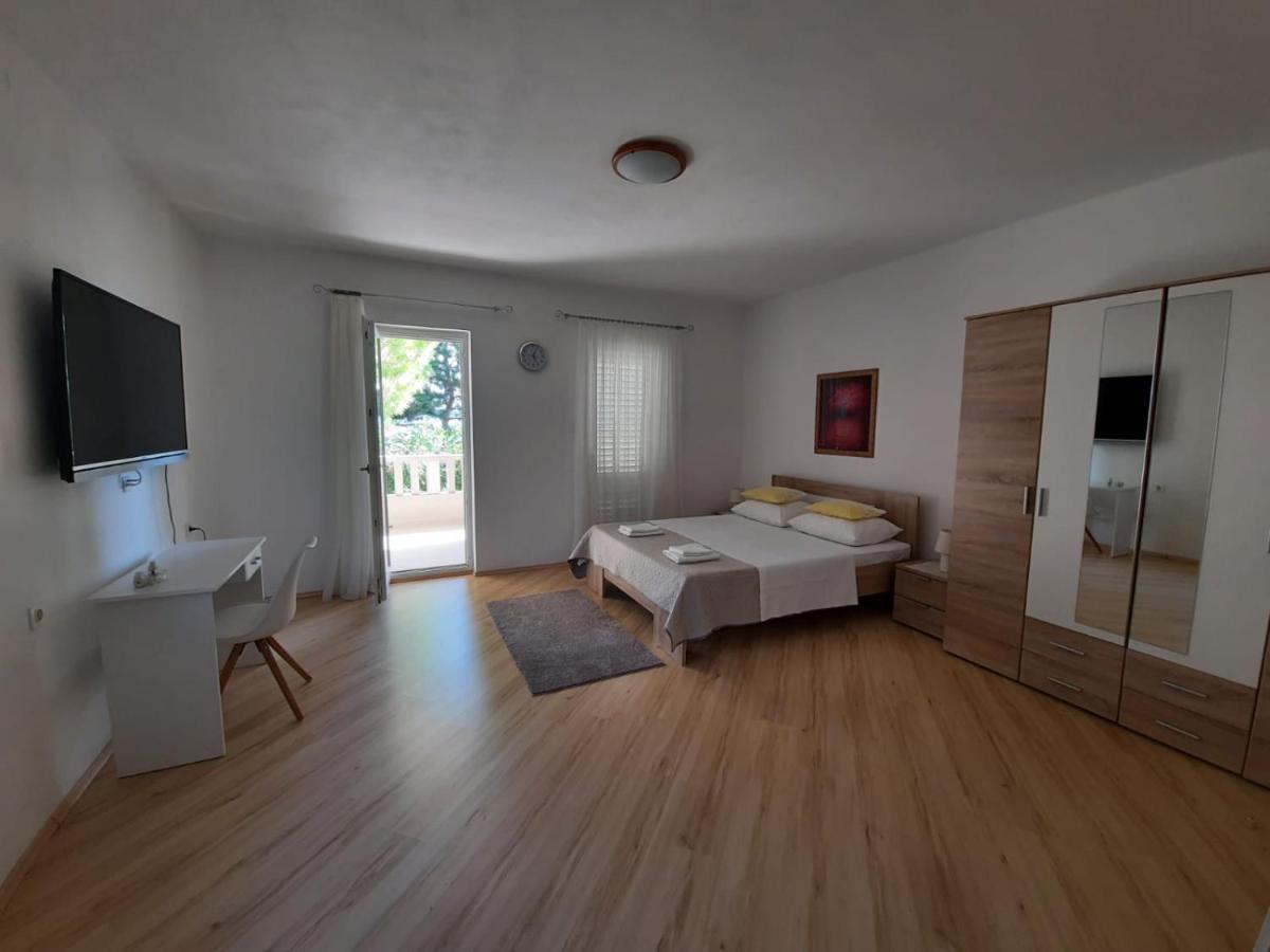 Apartmani Sruk Sukošan エクステリア 写真