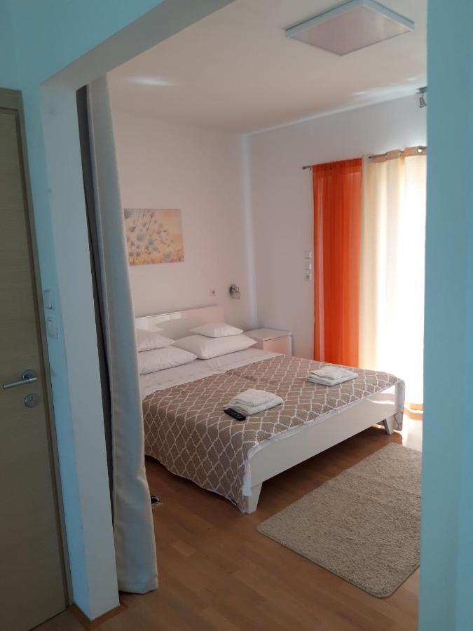 Apartmani Sruk Sukošan エクステリア 写真