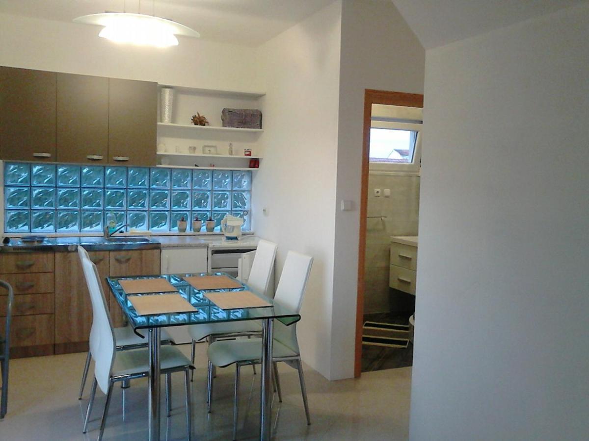 Apartmani Sruk Sukošan エクステリア 写真