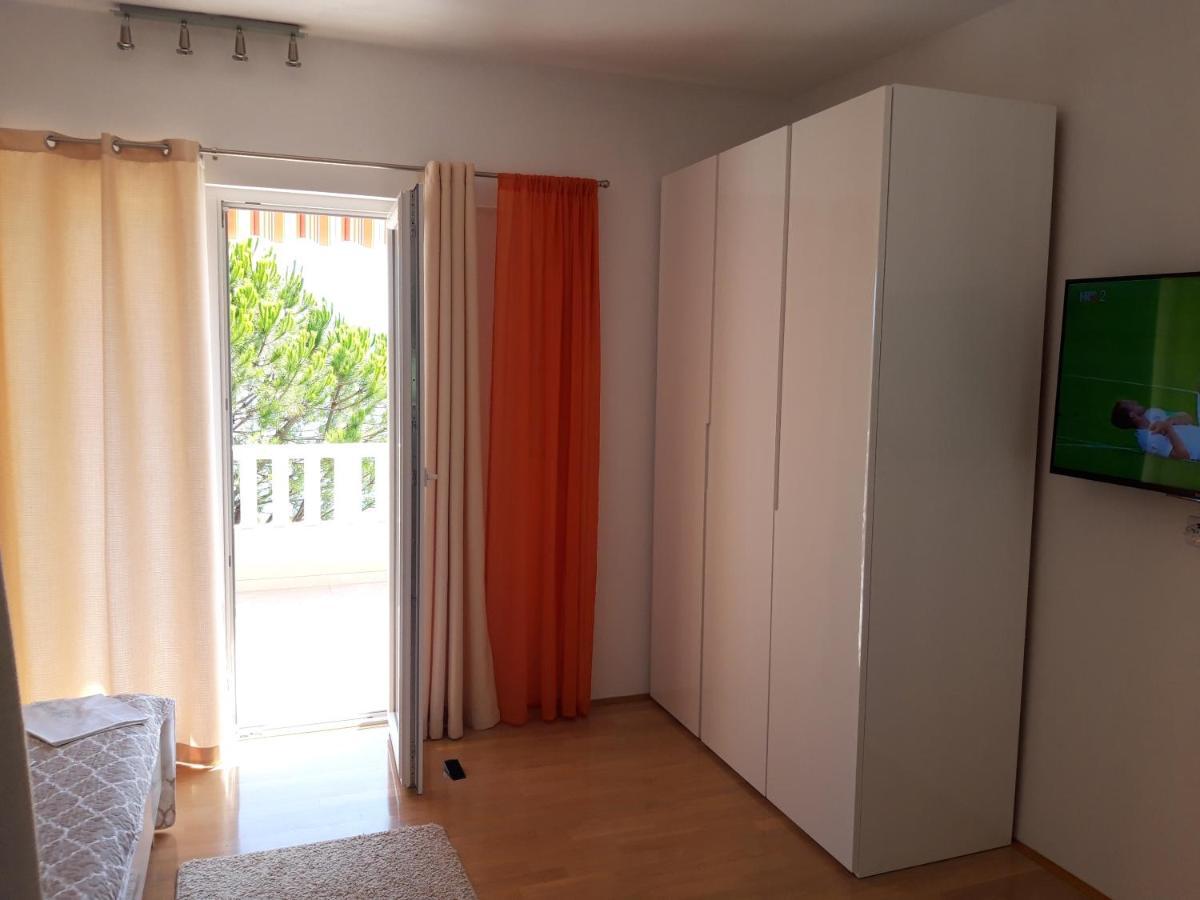 Apartmani Sruk Sukošan エクステリア 写真